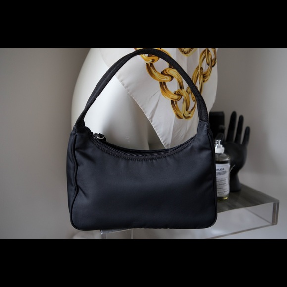 ‼️SOLD‼️AUTH PRADA TESSUTO NYLON MINI BAG! KENDALL - Picture 2 of 8